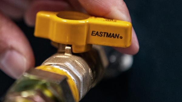 water heater gas connector