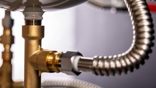 water-heater-install-hero-1800x500.png